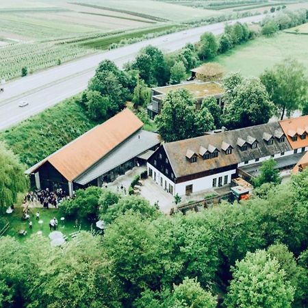 Hotel Waldvogel Leipheim Bagian luar foto