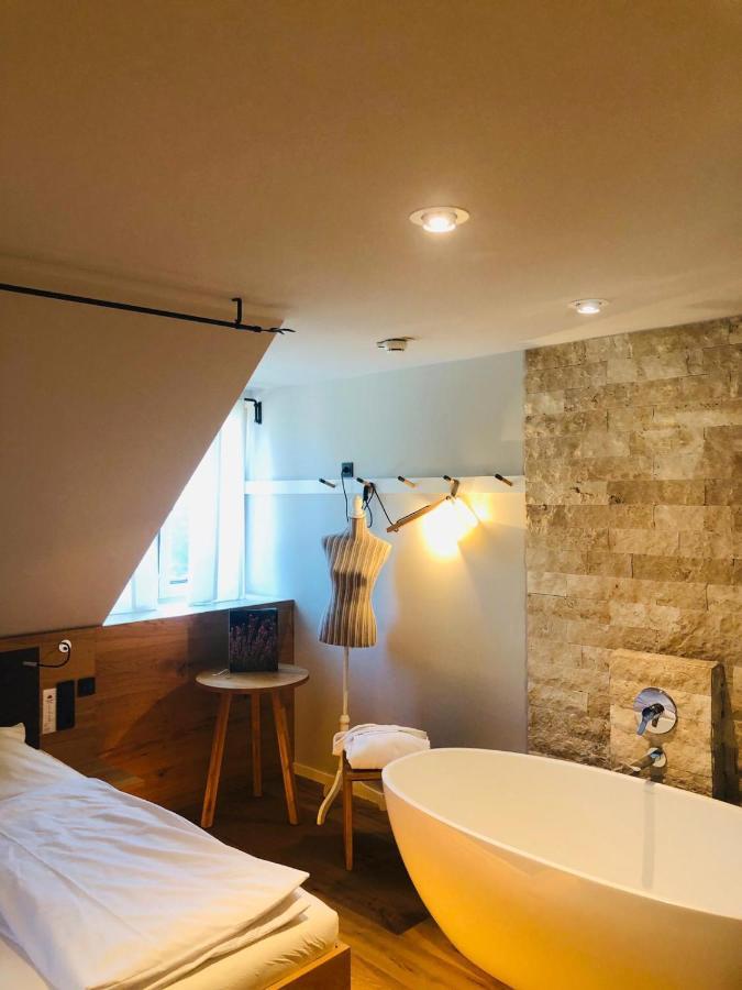 Hotel Waldvogel Leipheim Bagian luar foto
