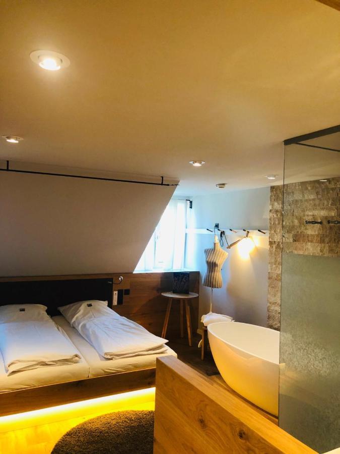 Hotel Waldvogel Leipheim Bagian luar foto